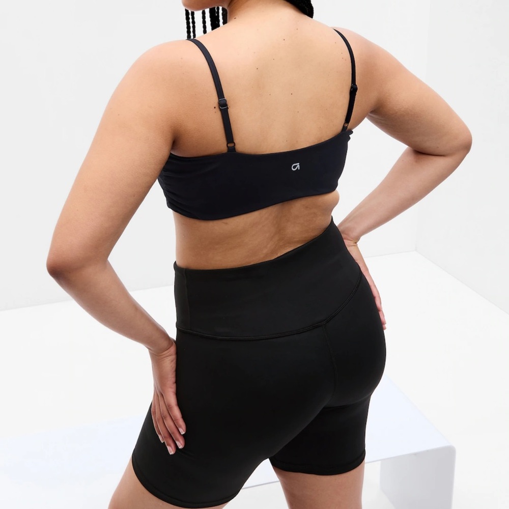 Women’s GAP Fit Power Soft Brushed Jersey Bike Shorts Medium Tall M Black MT - Picture 4 of 7